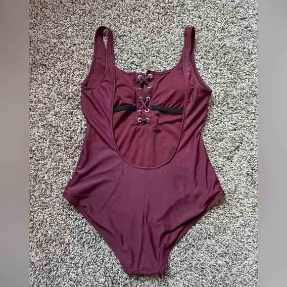 Mossimo Supply Co One Piece Swimsuit - burgundy, size M - Picture 3 of 6